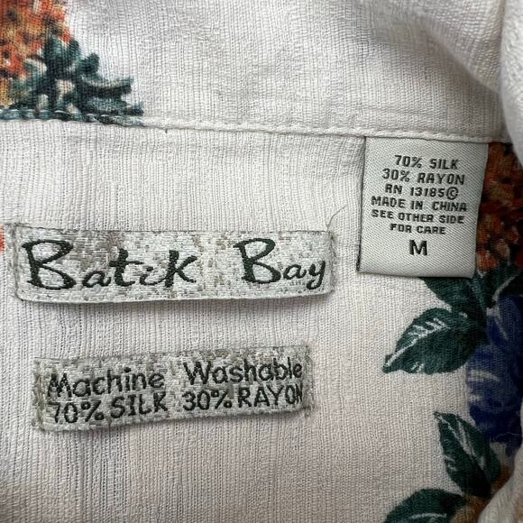 Batik Bay Men's Silk Hawaiian Shirt Size Medium Pineapple Floral Tropical - Picture 4 of 6